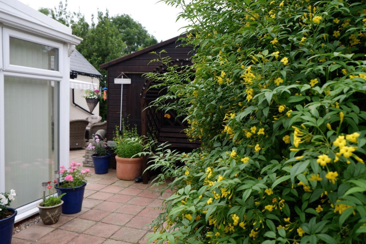The Garden Suite Holt Holt  Zewnętrze zdjęcie